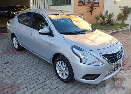NISSAN VERSA 1.6 16V FLEXSTART SV 4P XTRONIC NISSAN VERSA 1.6 16V FLEXSTART SV 4P XTRONIC